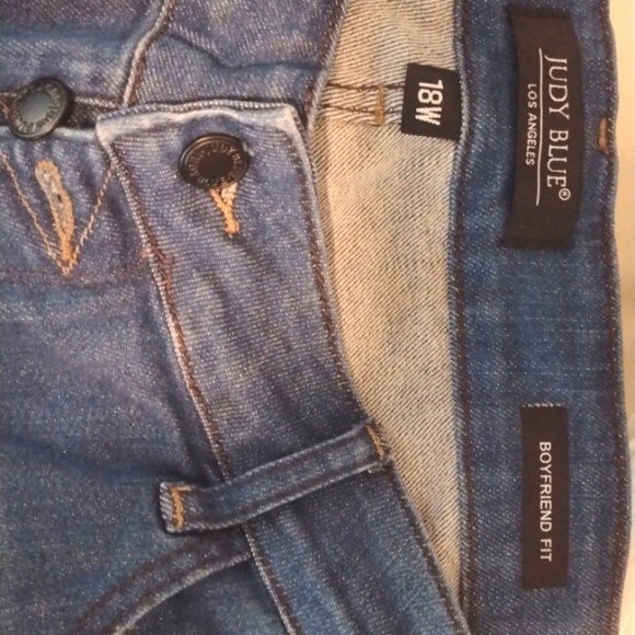 Judy Blue Plus Size 18W Colt High Rise Button Fly Distressed Boyfriend J… - Picture 8 of 9